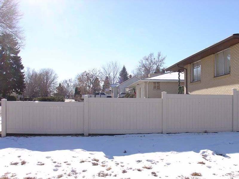 Photo of a white vinyl Danaco CO residential fence