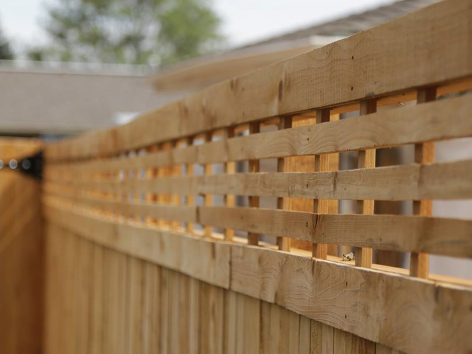 Wood Fence builder in Colorado